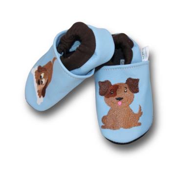 Krabbelschuhe Hund auf hellblau